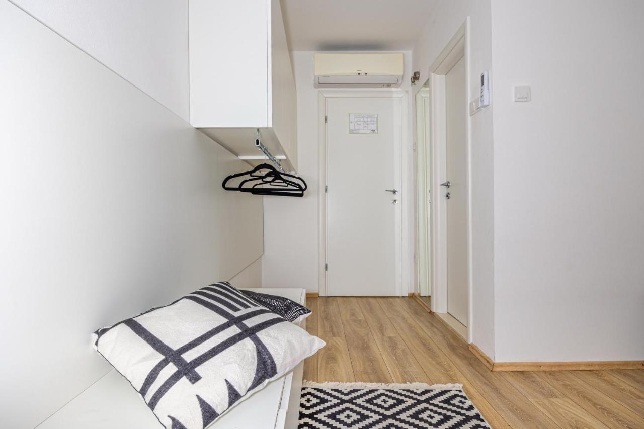 Sea La Vie Rooms 诺维·维诺多尔斯基 外观 照片