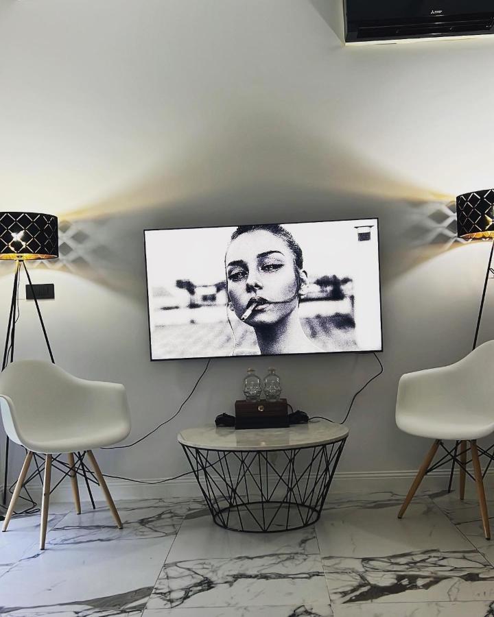 Sea La Vie Rooms 诺维·维诺多尔斯基 外观 照片